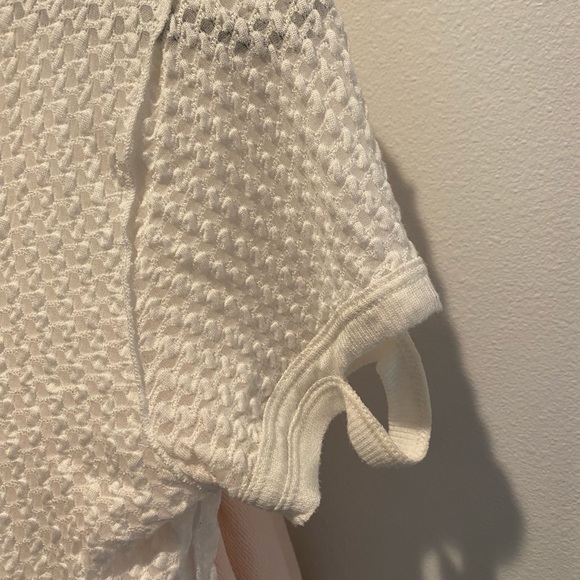 Cream colored Pete brand short sleeve tshirt. - Picture 4 of 7